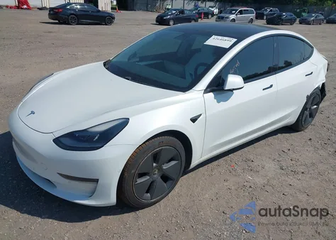 2021 Tesla Model 3 Long Range Dual Motor All-Wheel Drive z USA, uszkodzony, nr VIN 5YJ3E1EB1MF981445